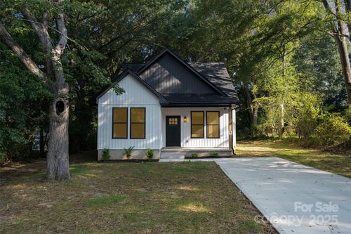 1210 W Mauney Ave, Gastonia, NC, 28052-1943 | Card Image