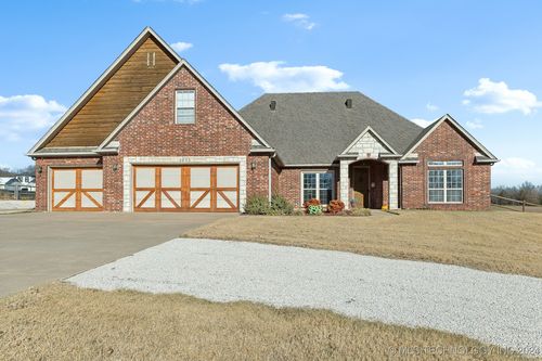 3003 W Country Road, Skiatook, OK, 74070 | Card Image