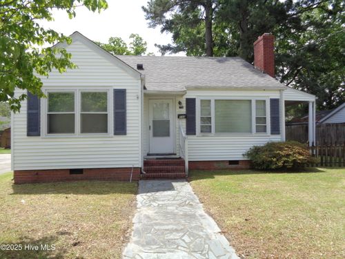 714 Cameron Dr, Kinston, NC, 28501-2204 | Card Image