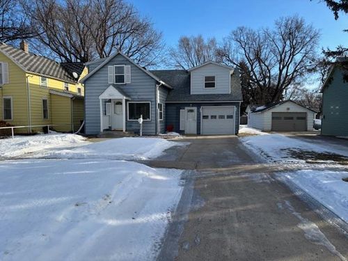 520 17th Street N, Moorhead, MN, 56560 | Card Image