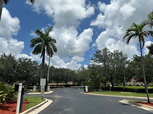 APT-205 - 3474 Briar Bay Blvd, Condo with 2 bedrooms, 2 bathrooms and null parking in West Palm Beach FL | Image 4