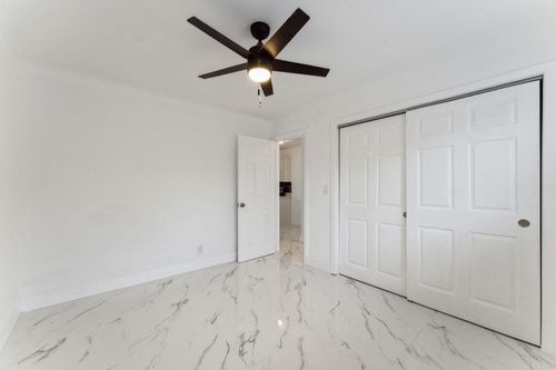 h-525 S Broadway, Lantana, FL, 33462-3175 | Card Image