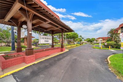 126A - 3061 Nw 47th Ter, Condo with 2 bedrooms, 2 bathrooms and null parking in Lauderdale Lakes FL | Image 2