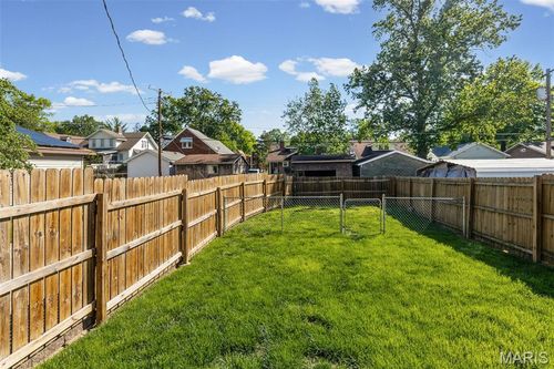 200 S Douglas Ave, Belleville, IL, 62220-3806 | Card Image