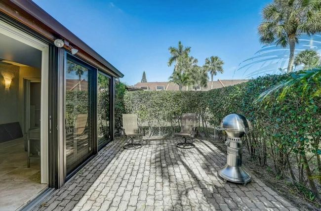 6778 Versailles Ct, Condo with 2 bedrooms, 3 bathrooms and null parking in Lake Worth FL | Image 26