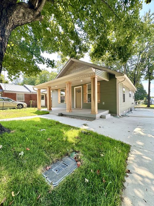 405 6th St, Lawrenceburg, TN, 38464-2845 | Card Image