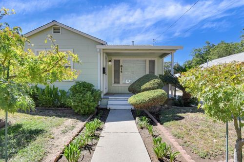 814 Orange Street, Yuba City, CA, 95991 | Card Image