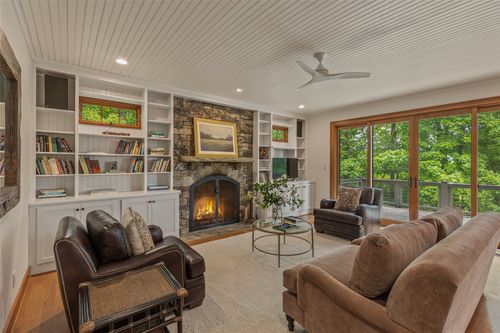 25 New Morning Ln, Cashiers, NC, 28717 | Card Image