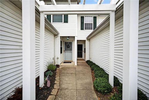 6710 Woodruff Ct, Middleburg Heights, OH, 44130-8387 | Card Image