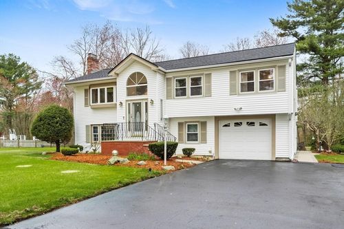 33 Arlene Ave, Wilmington, MA, 01887-1111 | Card Image