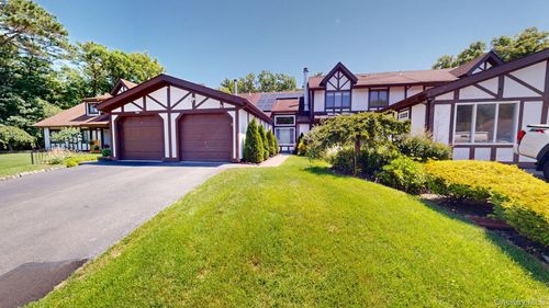 10 Amesworth Ct, Middle Island, NY, 11953-1601 | Card Image