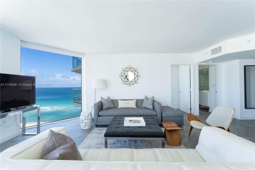 d-7330 Ocean Ter, Miami Beach, FL, 33141-2722 | Card Image