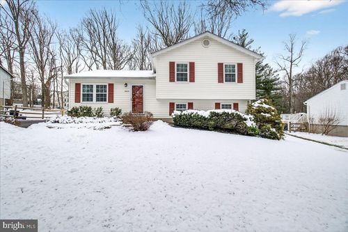 24013 Bush Hill Rd, GAITHERSBURG, MD, 20882-3903 | Card Image