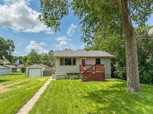 704 S Harrison St, ABERDEEN, SD, 57401-6351 | Card Image