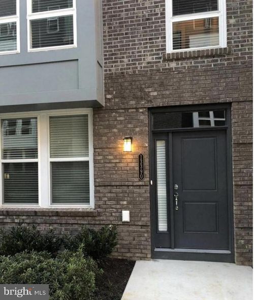 13390 Sherwood Park Ln, HERNDON, VA, 20171-3289 | Card Image
