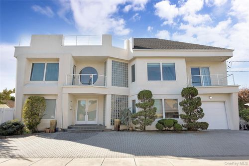 54 Matlock St, Lido Beach, NY, 11561-5018 | Card Image
