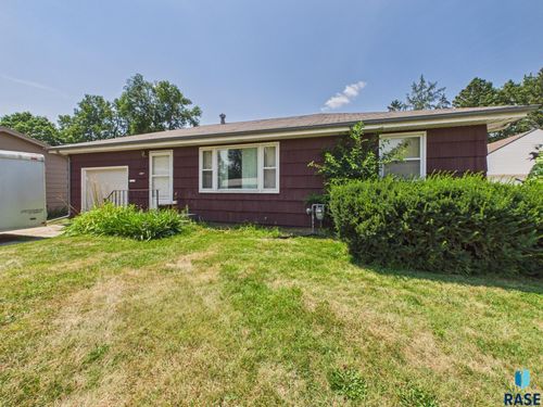 3017 E Willow Leaf St, Sioux Falls, SD, 57110 | Card Image