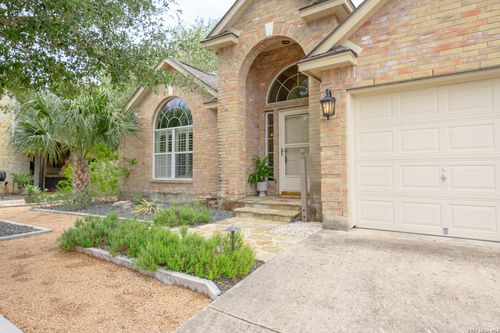 1739 Oakmont Cir, New Braunfels, TX, 78132-3846 | Card Image