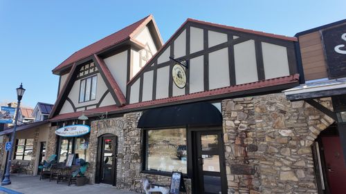 8 Downing St, Hollister, MO, 65672-5568 | Card Image