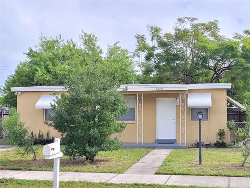 4870 Ne 16th Ave, Pompano Beach, FL, 33064-5771 | Card Image