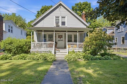 17 Granger Ave, Saratoga Springs, NY, 12866-3613 | Card Image
