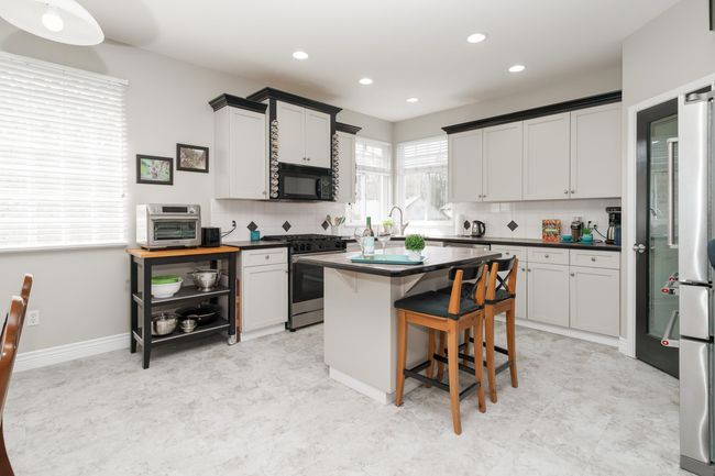 11066 236a St, House other with 5 bedrooms, 3 bathrooms and 5 parking in Maple Ridge BC | Image 6