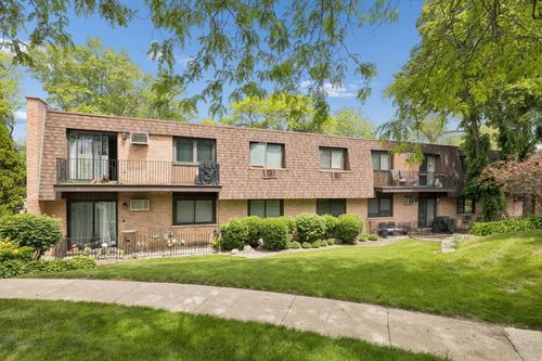 2a-550 E Main St, Barrington, IL, 60010-3367 | Card Image