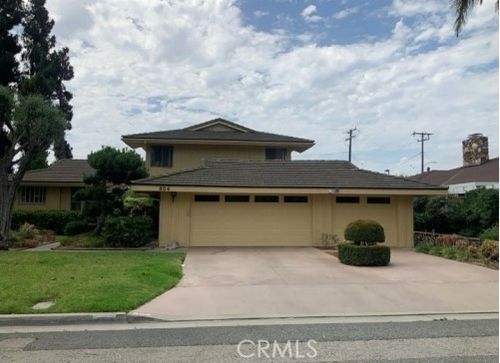 804 E Clemmer Dr, Compton, CA, 90221-5302 | Card Image