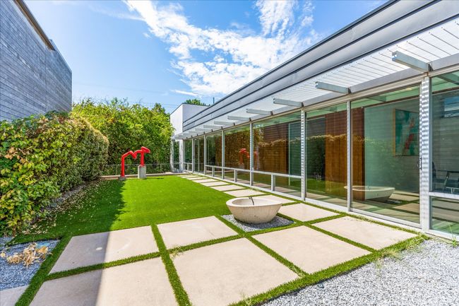 33 Vanguard Way, House other with 3 bedrooms, 3 bathrooms and null parking in Dallas TX | Image 23