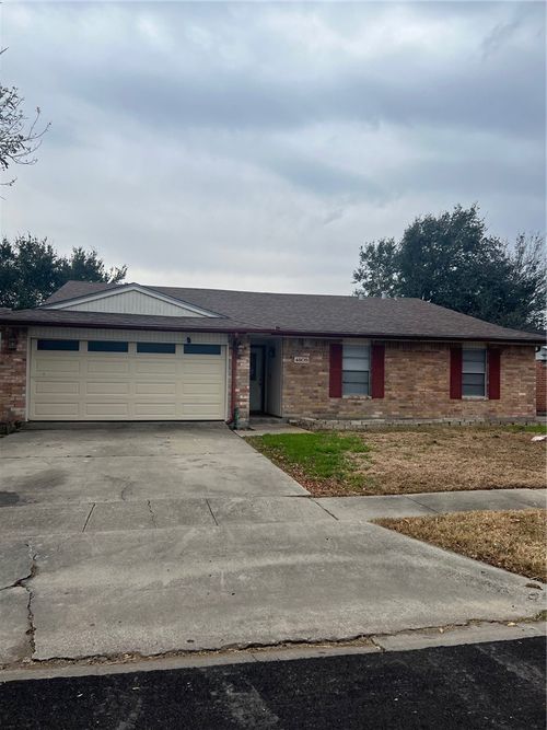 4809 Oak Knoll Cir, Corpus Christi, TX, 78413-2435 | Card Image