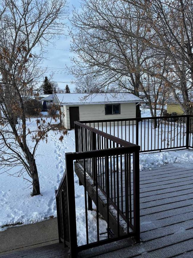 203 3rd Avenue W, Home with 4 bedrooms, 2 bathrooms and 2 parking in Hussar AB | Image 5
