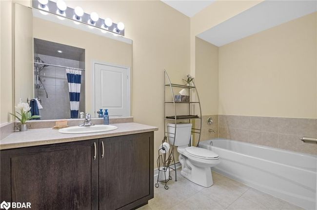 112 - 33 Whitmer St, House attached with 2 bedrooms, 2 bathrooms and 1 parking in Milton ON | Image 16