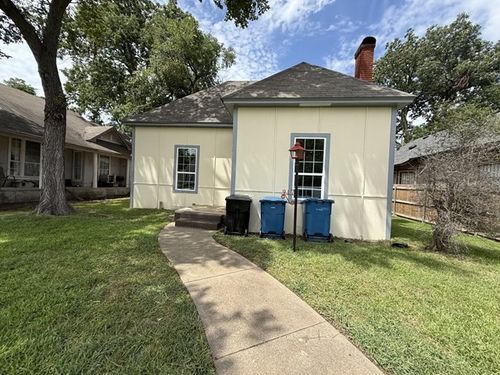 917 W Sears St, Denison, TX, 75020-3321 | Card Image