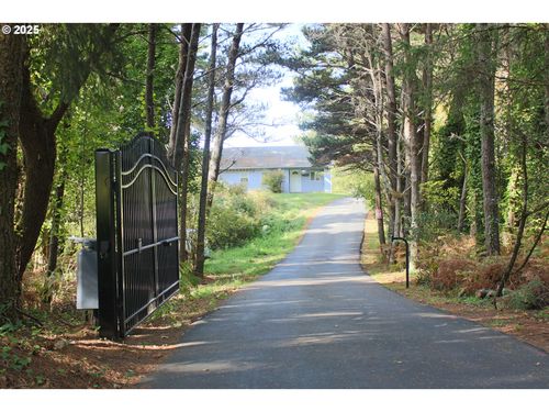 11303 Pacific Way, Long Beach, WA, 98631-5404 | Card Image