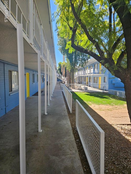 521 E Bethany Home Rd, Phoenix, AZ, 85012-1206 | Card Image