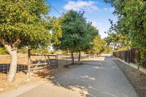 a-1955 Church Ave, San Martin, CA, 95046-9623 | Card Image