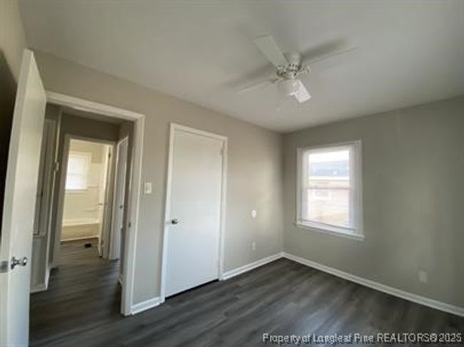 B - 703 Lake Ave, Condo with 2 bedrooms, 1 bathrooms and null parking in Spring Lake NC | Image 9