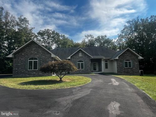 93 Laura Ln, FRONT ROYAL, VA, 22630-8188 | Card Image