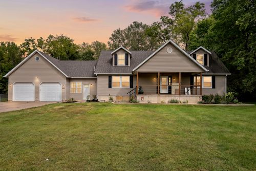 7525 121st St W, Andalusia, IL, 61232-9605 | Card Image