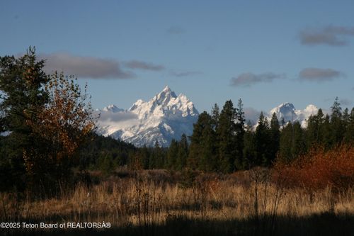 14610 Davis Hill Rd, Moran, WY, 83013-5002 | Card Image