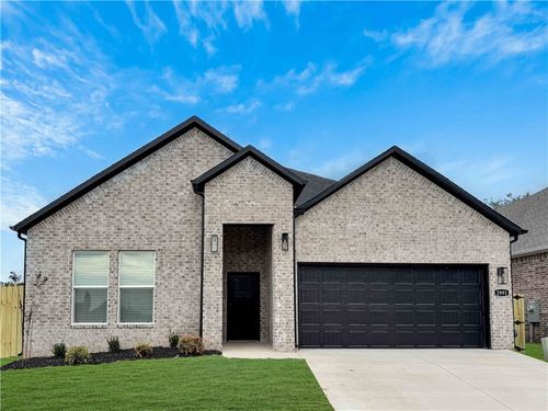 2811 N Grey Squirrel Dr, Fayetteville, AR, 72704-3417 | Card Image