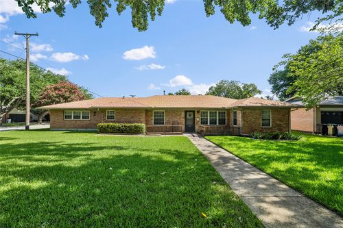 807 E Worth St, Grapevine, TX, 76051-3658 | Card Image
