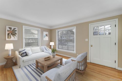 1647 Banbury St, Birmingham, MI, 48009-7160 | Card Image