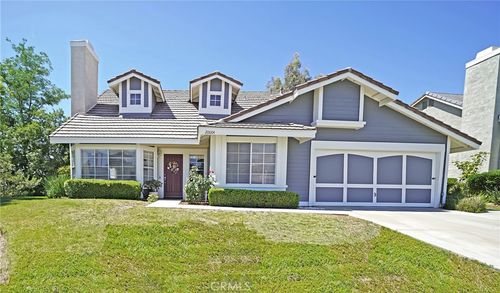 20004 Kent Ln, Canyon Country, CA, 91351-3811 | Card Image