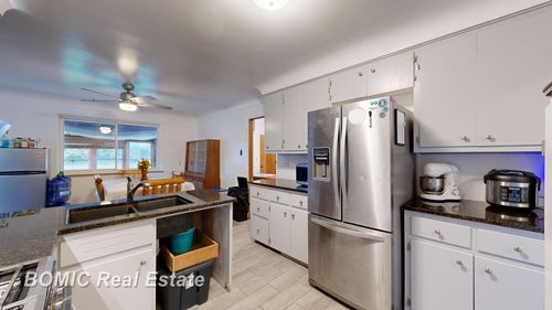 3673 Emery St, Akron, MI, 48701-2504 | Card Image