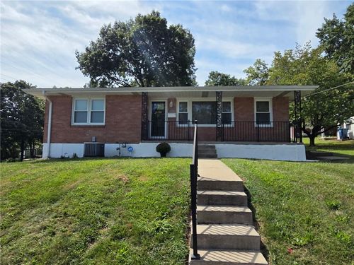 11431 Burton St, Sugar Creek, MO, 64054-1218 | Card Image