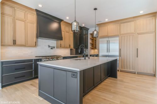 769 S Prospect Ave, Elmhurst, IL, 60126-4816 | Card Image