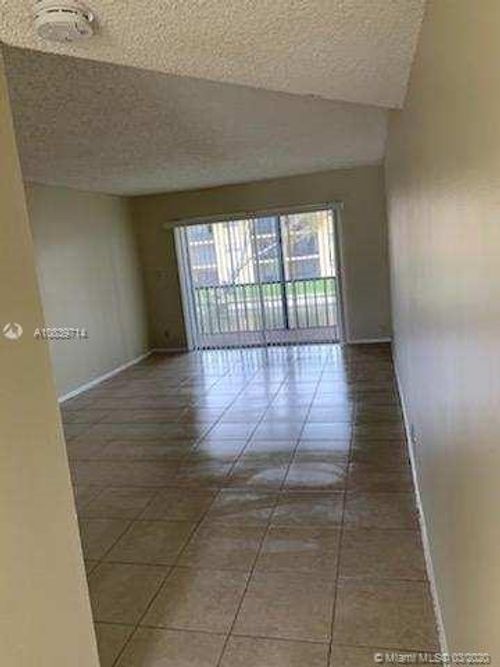 apt-207-7925 Colony Cir, Tamarac, FL, 33321-3912 | Card Image