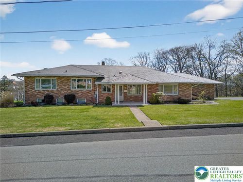 287 N 11th St, Bangor, PA, 18013-1605 | Card Image