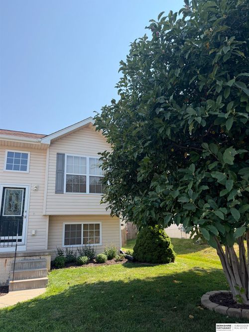 16113 Cottonwood St, Omaha, NE, 68136-3249 | Card Image